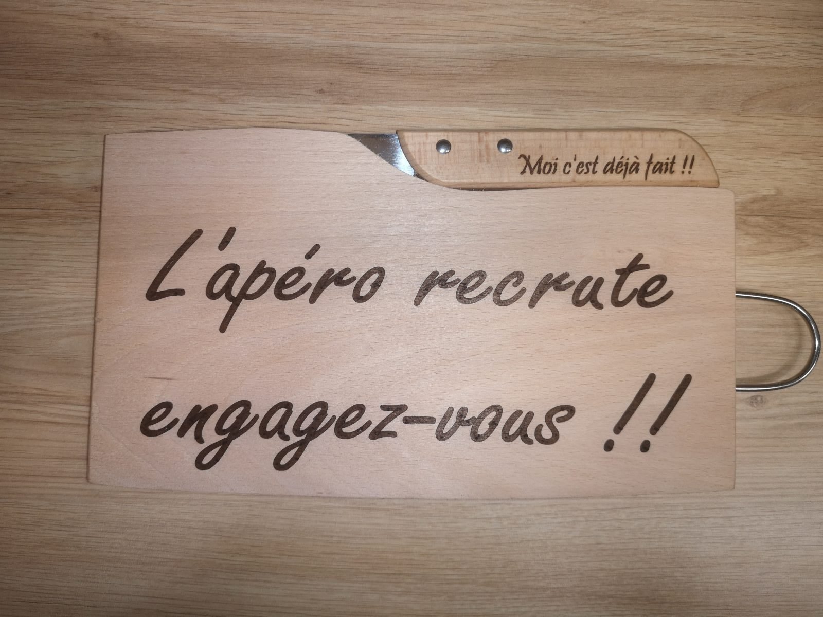 Planche à découper gravée avec son couteau 25cm x 12cm 1 Planche à découper gravée avec son couteau 25cm x 12cm